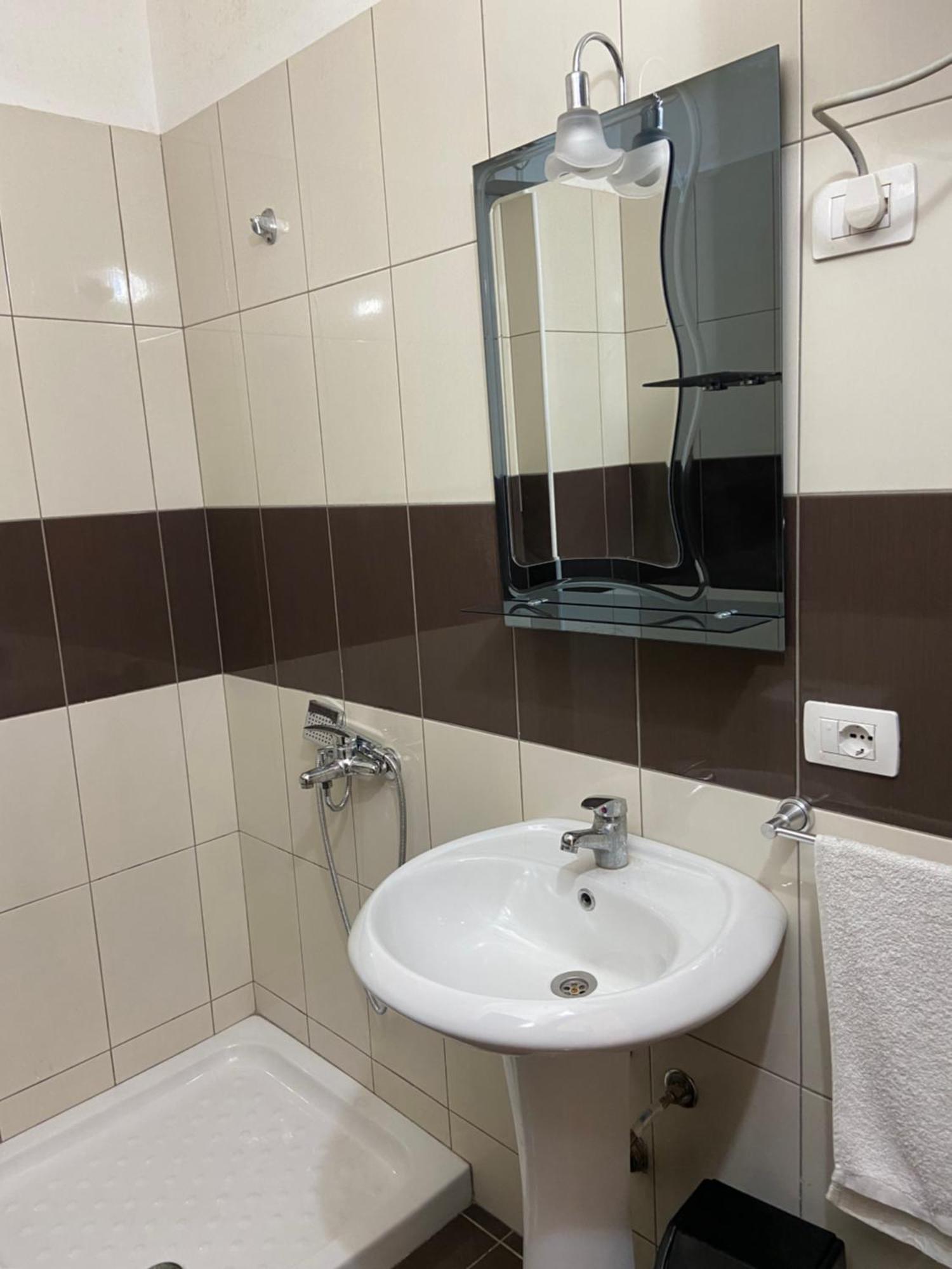 Ari Apartaments Vlorë 外观 照片