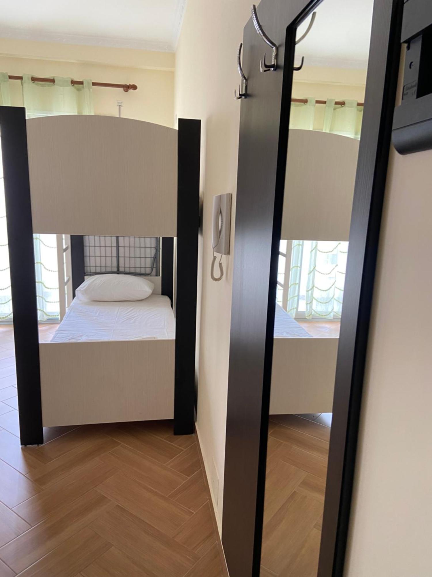 Ari Apartaments Vlorë 外观 照片